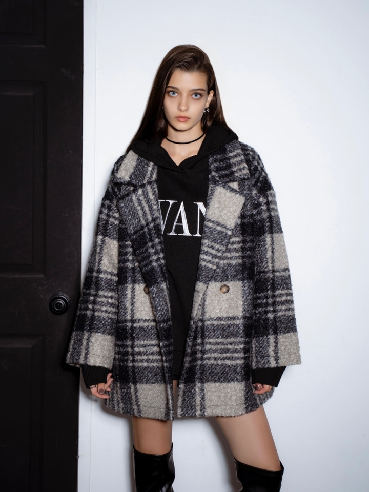 チェック柄ミドル丈コート