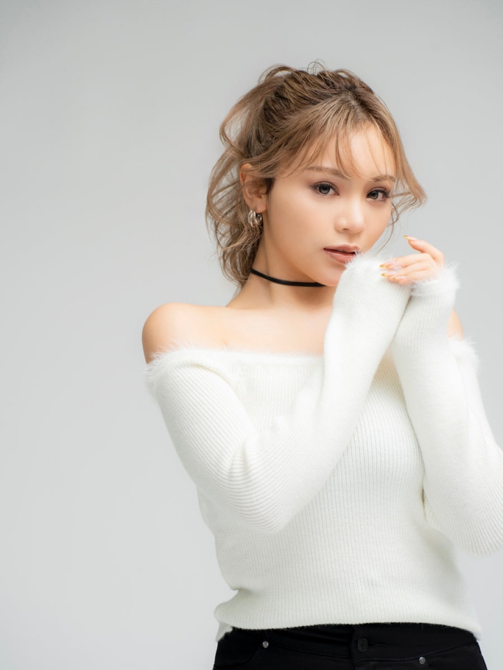 端シャギータイトオフショルニットトップス– EGOIST