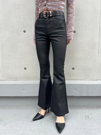 レザーコーティングフレアパンツ